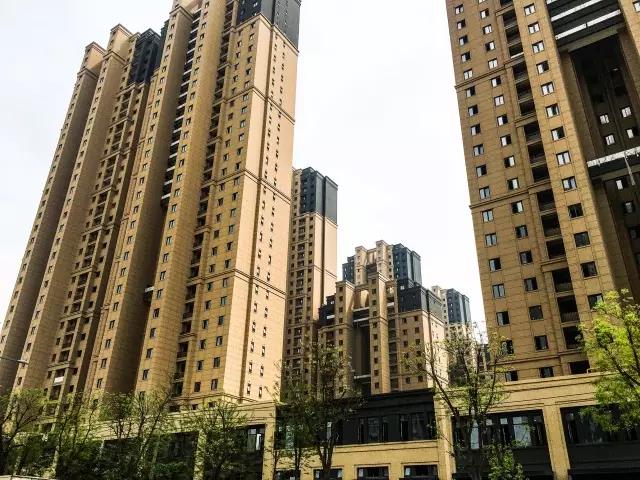 三棵樹(shù)外墻天彩石施工項目